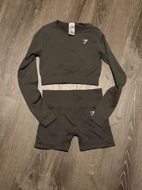 Gymshark Long Sleeve Cropped Top & High Waist Shorts Set - olive green
